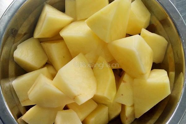 土豆红烧肉的做法图解2