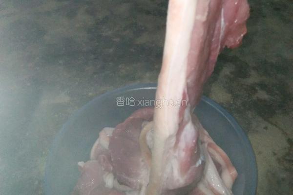 自腌腊肉的做法图解1