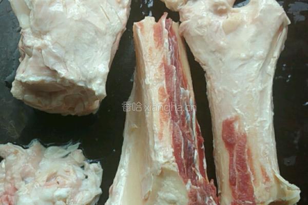 牛骨白萝卜高汤的做法图解1