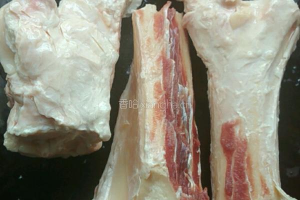 牛骨白萝卜高汤的做法图解2