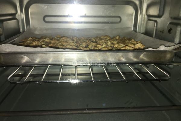 琥珀核桃仁的做法图解4