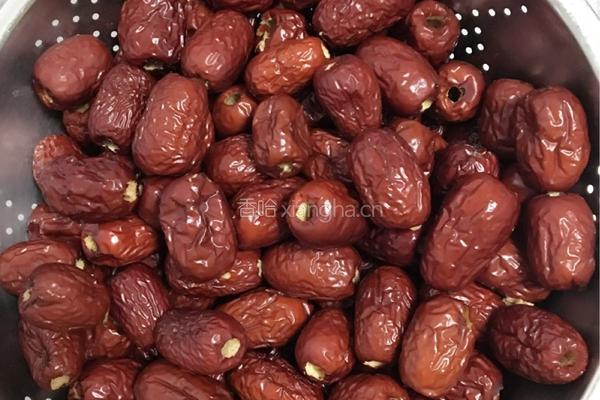 黑糖姜枣膏的做法图解1