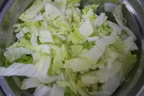 辣炒大白菜的做法图解1