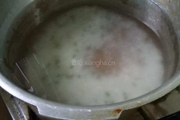 南瓜绿豆粥的做法图解4