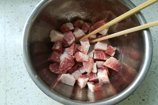 肉焖鹌鹑蛋的做法图解1