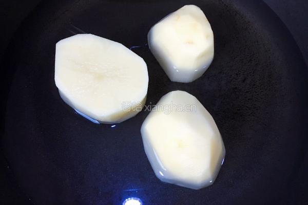飞蟹炖土豆的做法图解2