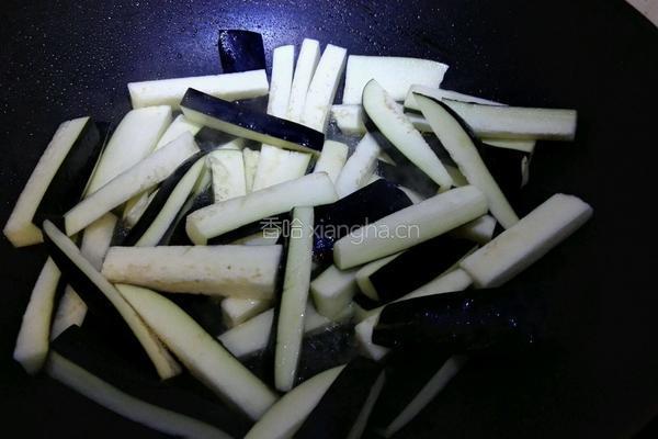 炝炒茄子的做法图解4