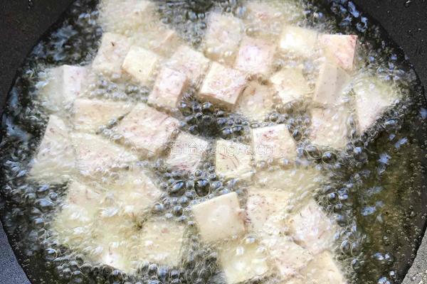 拔丝芋头的做法图解2
