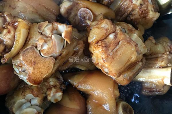 卤猪脚的做法图解4