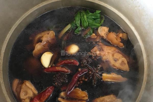 卤猪脚的做法图解6