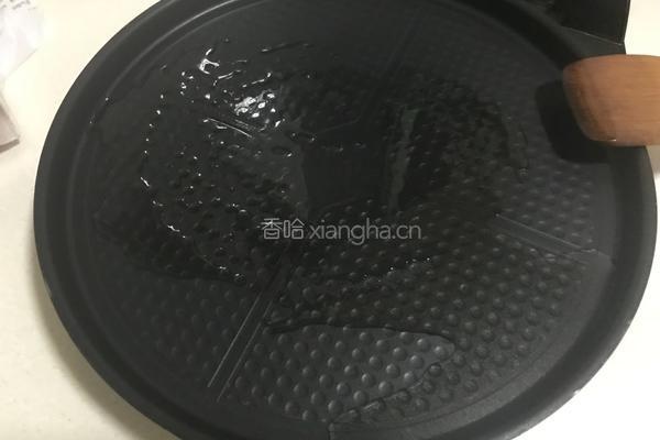 电饼铛煎鱼煎豆腐的做法图解1