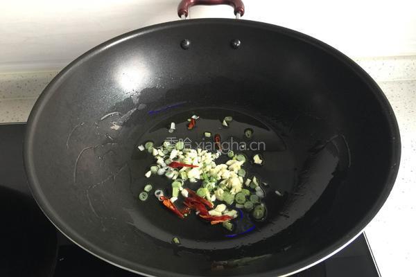 醋溜绿豆芽的做法图解3