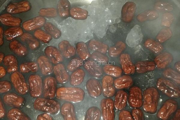 山楂红枣银耳罐头的做法图解7