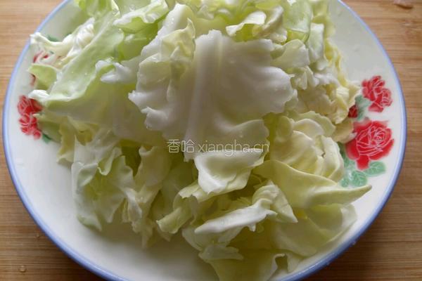炝炒包菜的做法图解2