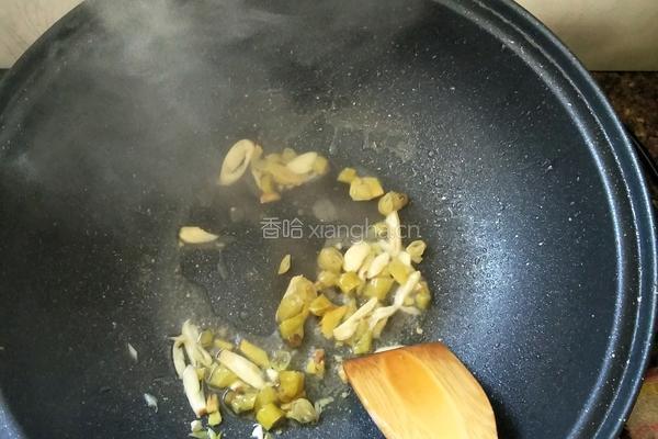 泡椒鸭肠的做法图解5