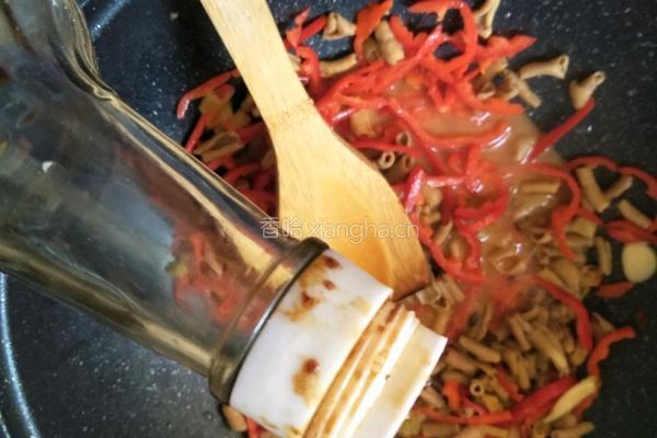 泡椒鸭肠的做法图解9