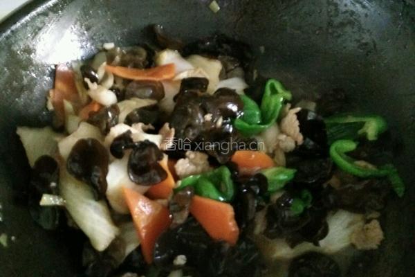 木耳炒白菜的做法图解15