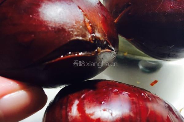 板栗小米粥的做法图解2