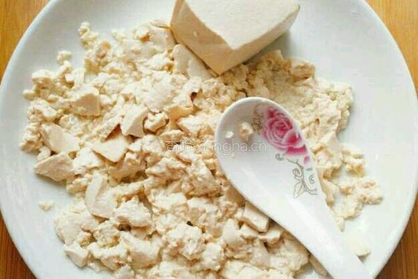 鸡蛋豆腐卷的做法图解2