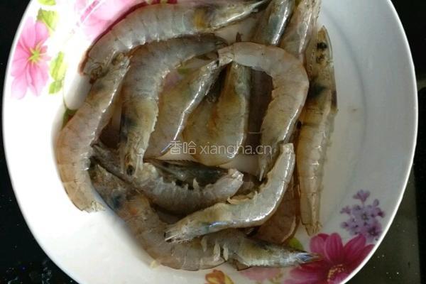 鲜虾白米粥潮汕砂锅粥的做法图解2