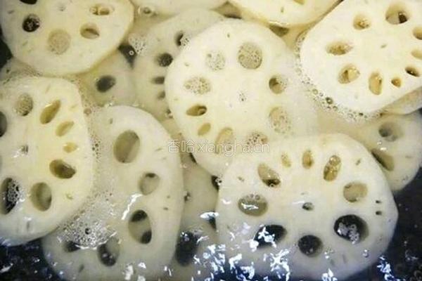 （周黑鸭味道)藕片的做法图解2