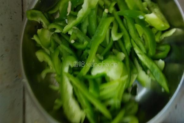 青椒素炒杏鲍菇的做法图解5
