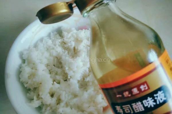 金枪鱼饭卷的做法图解12