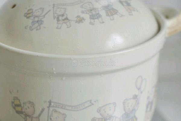 莲藕排骨汤的做法图解3