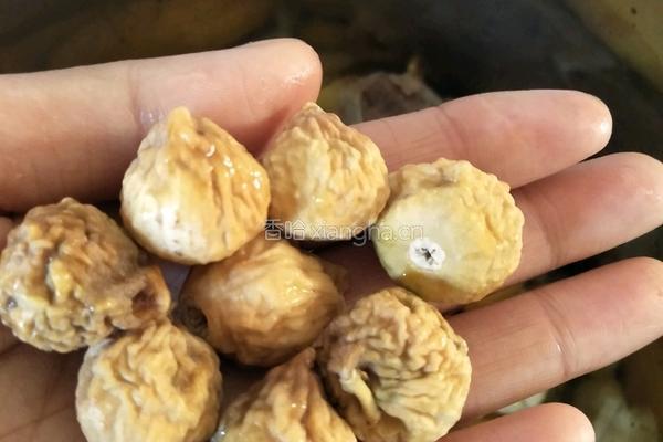 无花果板栗骨头汤的做法图解5