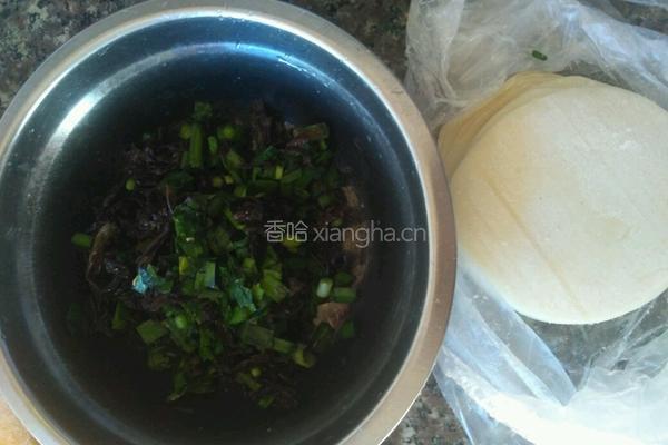 薄如纸的春卷的做法图解2