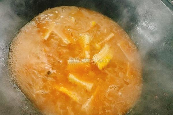 番茄玉米排骨汤的做法图解6