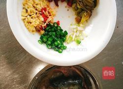 酸菜鱼的做法图解1