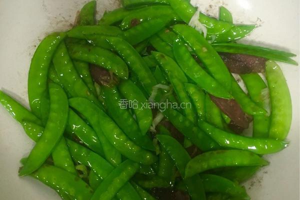 荷兰豆炒腊肠的做法图解4