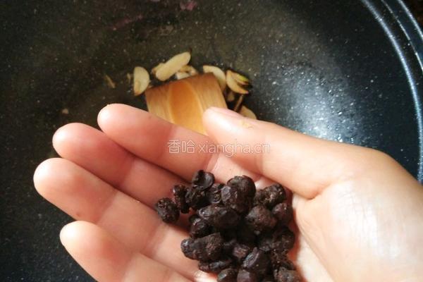 豆鼓炒苦瓜的做法图解7