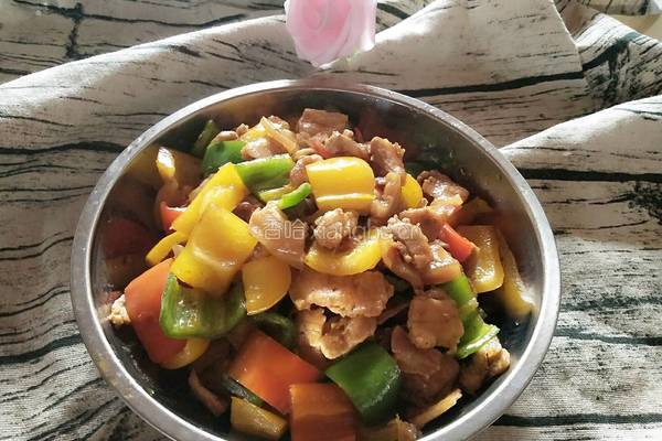 彩椒炒五花肉的做法图解10