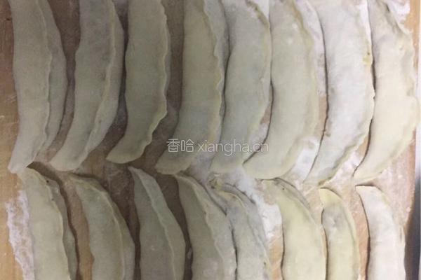 锅贴大煎饺的做法图解3