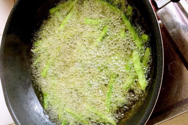 干煸四季豆的做法图解5