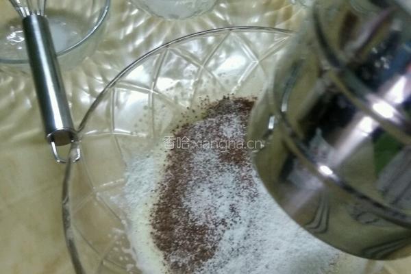 可可戚风蛋糕的做法图解3