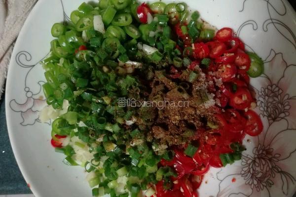 凉拌无刺鲫鱼的做法图解4