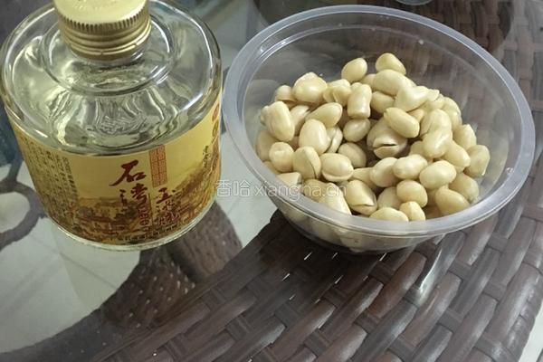 香脆酒鬼花生的做法图解1