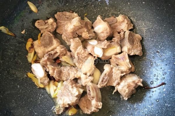 土豆烧排骨的做法图解7