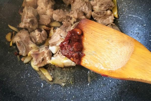 土豆烧排骨的做法图解8