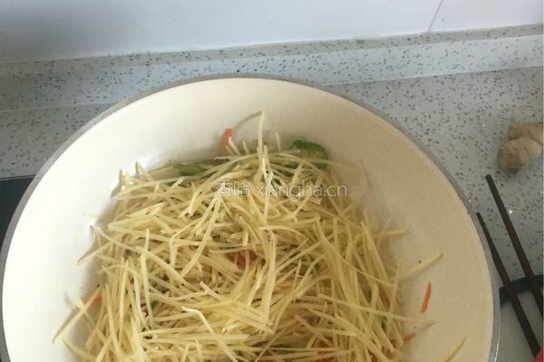 炒土豆丝（炒三丝）的做法图解4