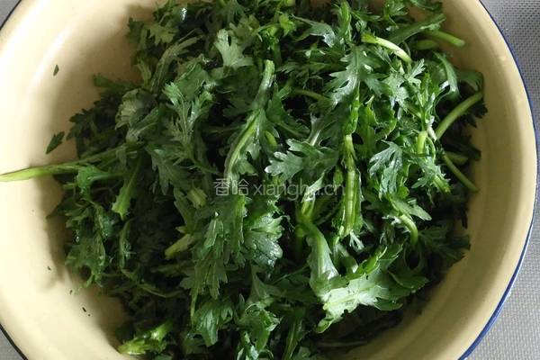 一菜两吃～茼蒿的做法图解2