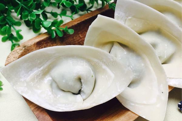 荠菜香菇馄饨的做法图解1