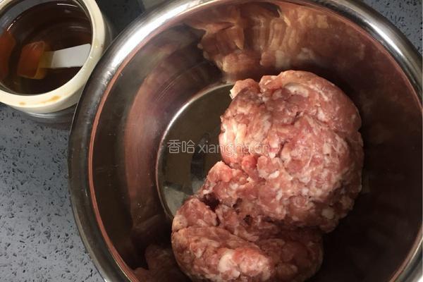 荠菜香菇馄饨的做法图解3