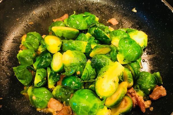 蒜蓉腊肉香炒抱子甘蓝(Brussels Sprouts）的做法图解10