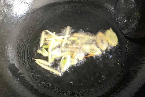 茶树菇炒肉丝的做法图解2