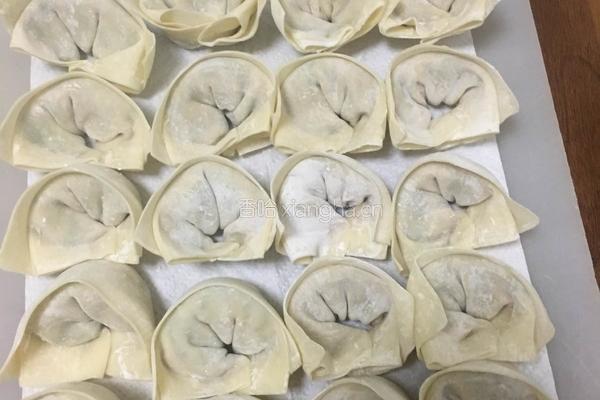 香菇青菜猪肉馅饺子的做法图解10