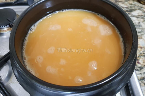 【炮弹鸡蛋羹폭탄계란찜】的做法图解1